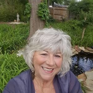 Meet your Posher, Gloria